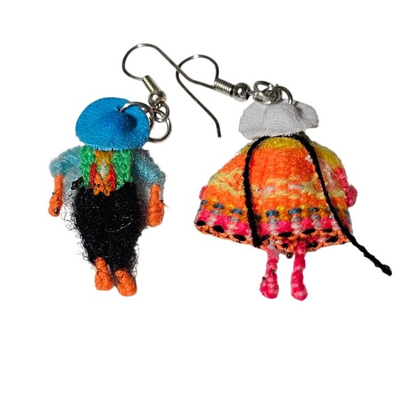 Handcrafted Peruvian Folk Art Earrings Miniature Figures Traditional Attire - Picture 4 of 5